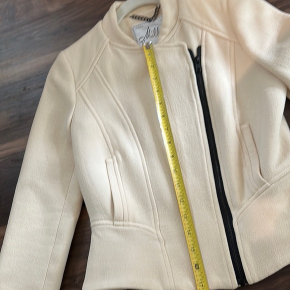 Milly cream cropped crepe jacket coat with very cool sleeve zippers - Picture 16 of 17